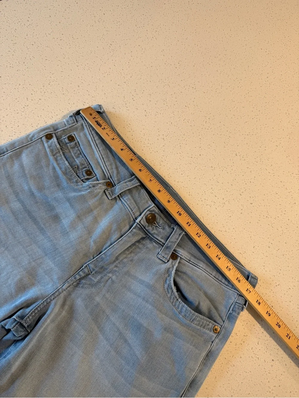 True Religion Geno Men’s Jeans Size 32 Light Wash Slim Straight Leg Denim